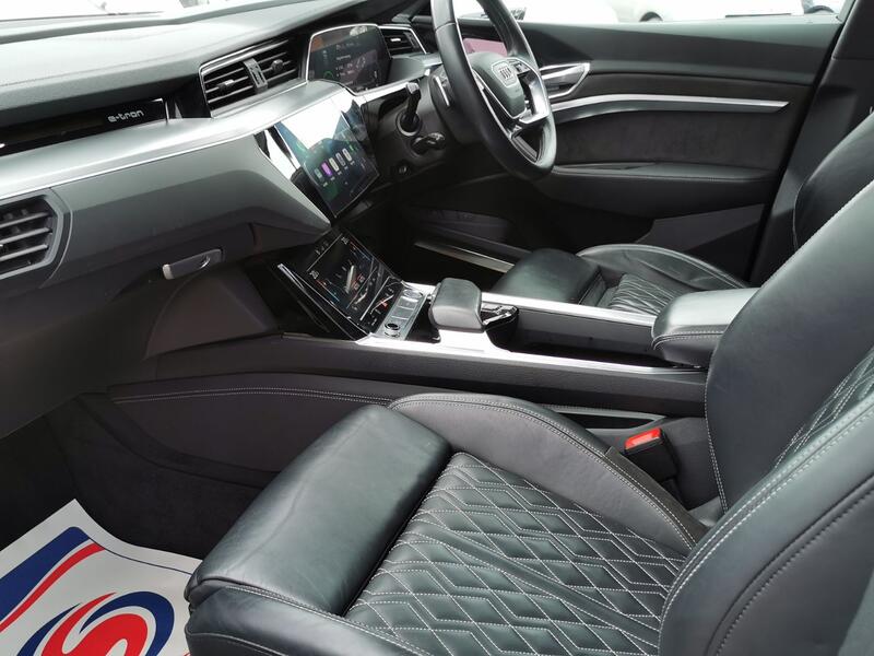 AUDI E-TRON