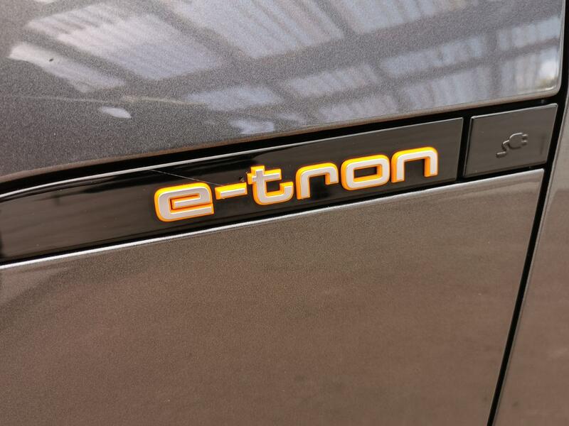 AUDI E-TRON