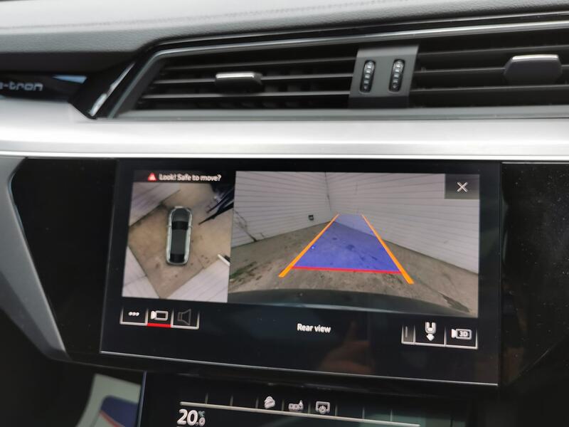 AUDI E-TRON