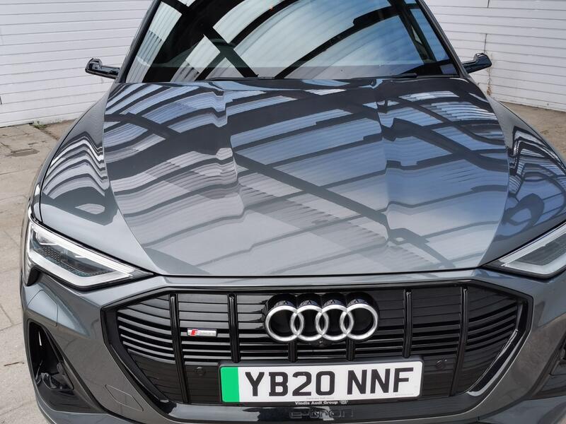 AUDI E-TRON
