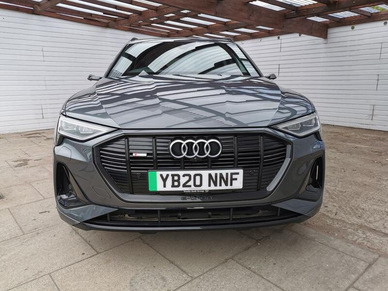 AUDI E-TRON