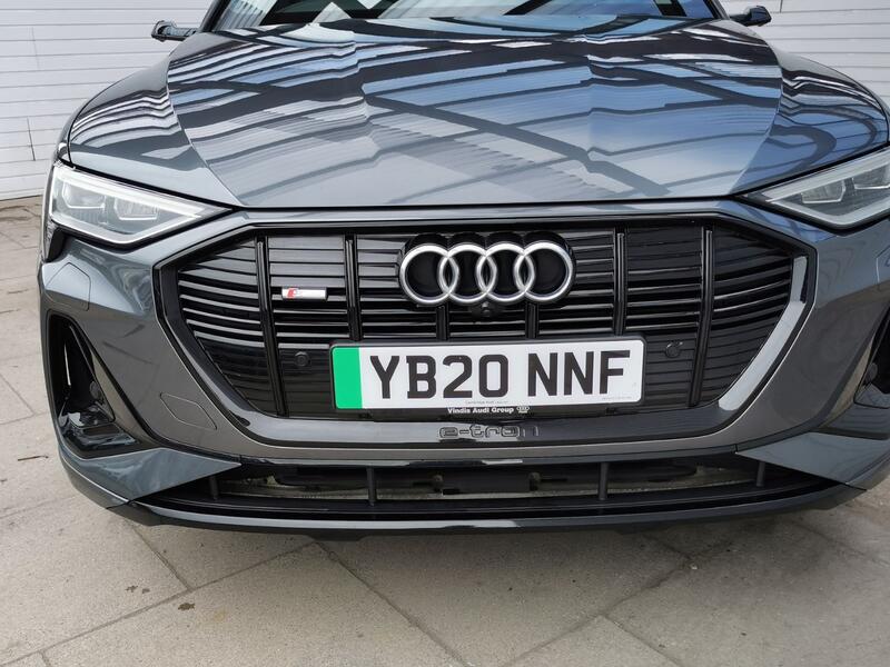 AUDI E-TRON